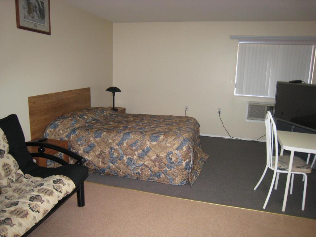 Fraser Bridge Inn And Rv Park Quesnel Rom bilde